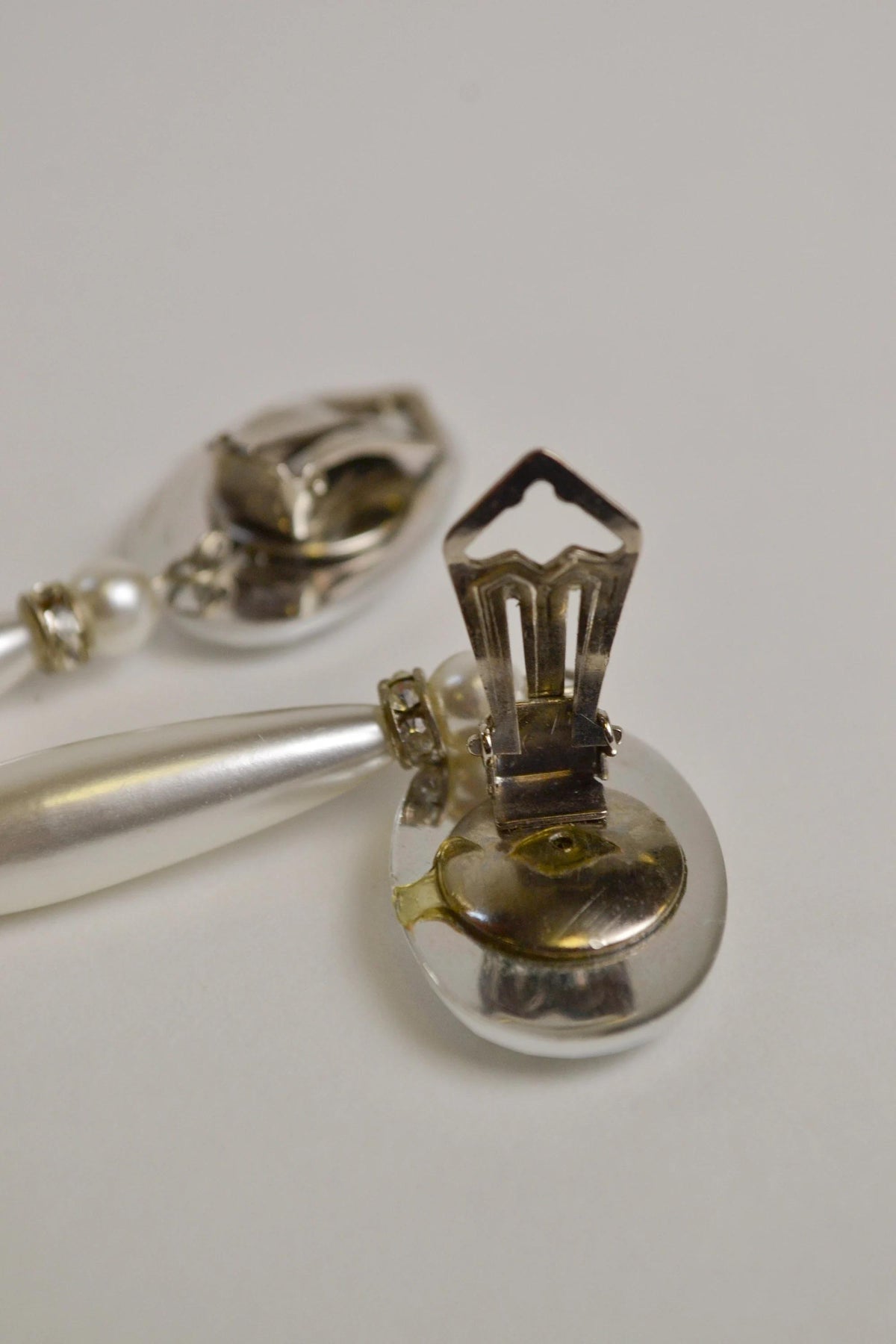 Bozart Clip-on Earrings W22040619  Bozart 