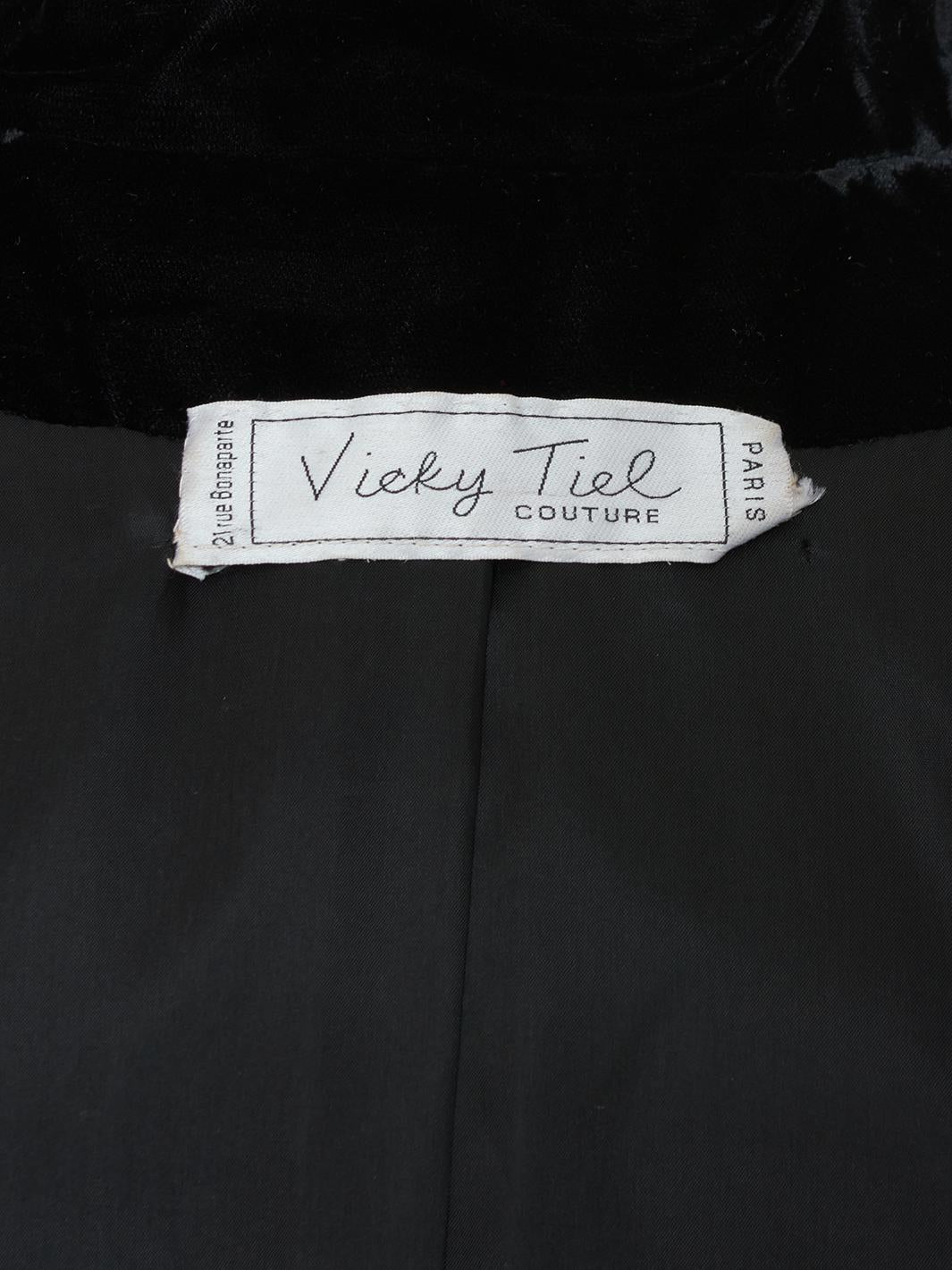 Vicky Tiel 黑色天鹅绒大衣