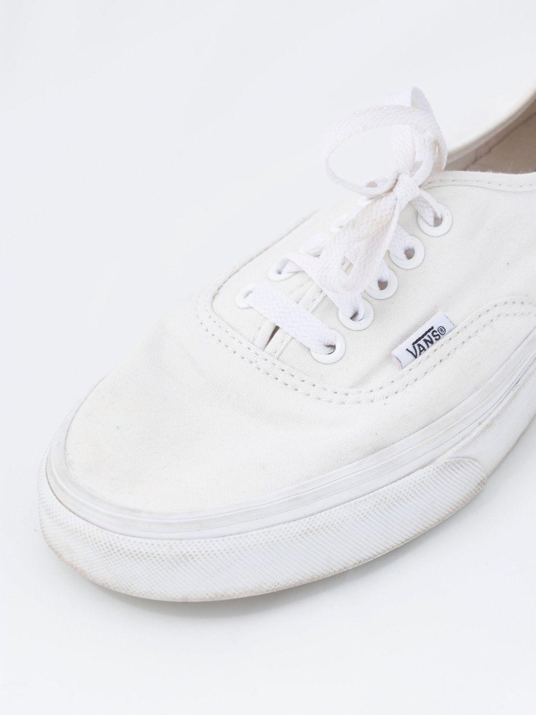 2010 Vans white canvas sneakers W22051909  Vans 