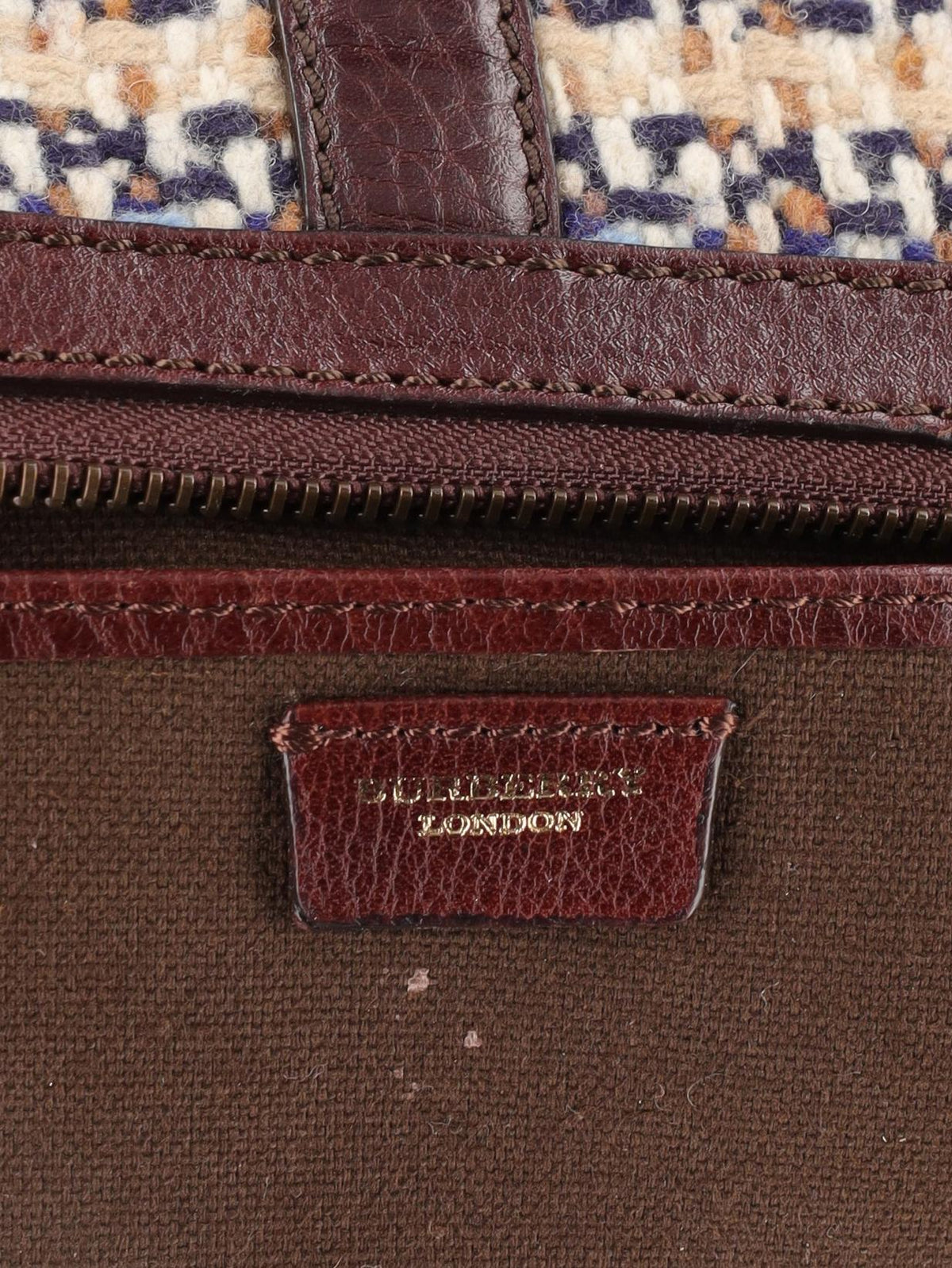 Burberry Knitted Baguette Bag WCV30052025.20  Burberry 