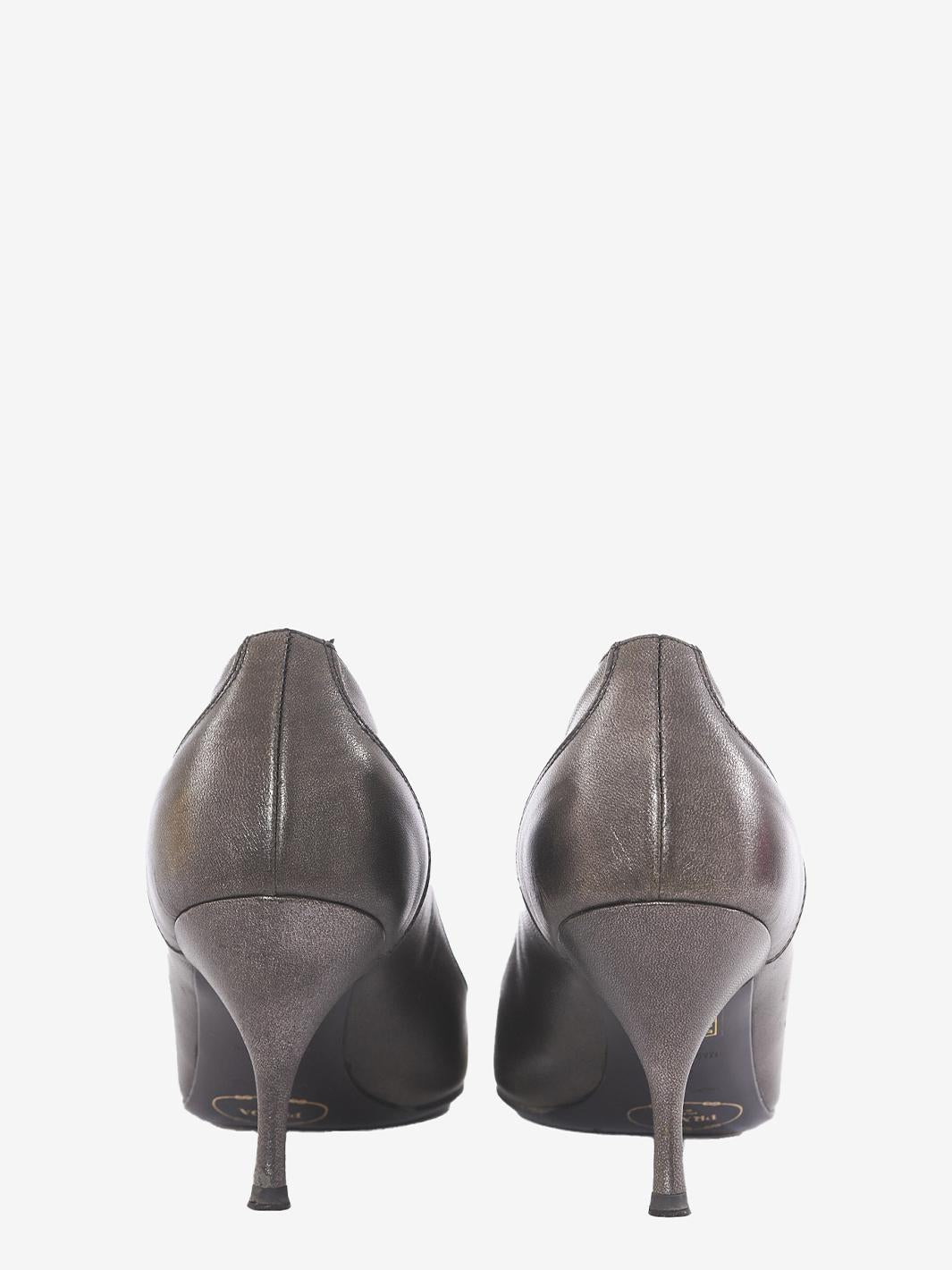Prada 深灰色皮革高跟鞋