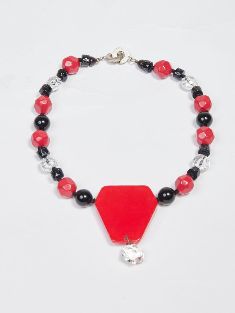 1980s necklace with red and black beads W22033118  Vintage 