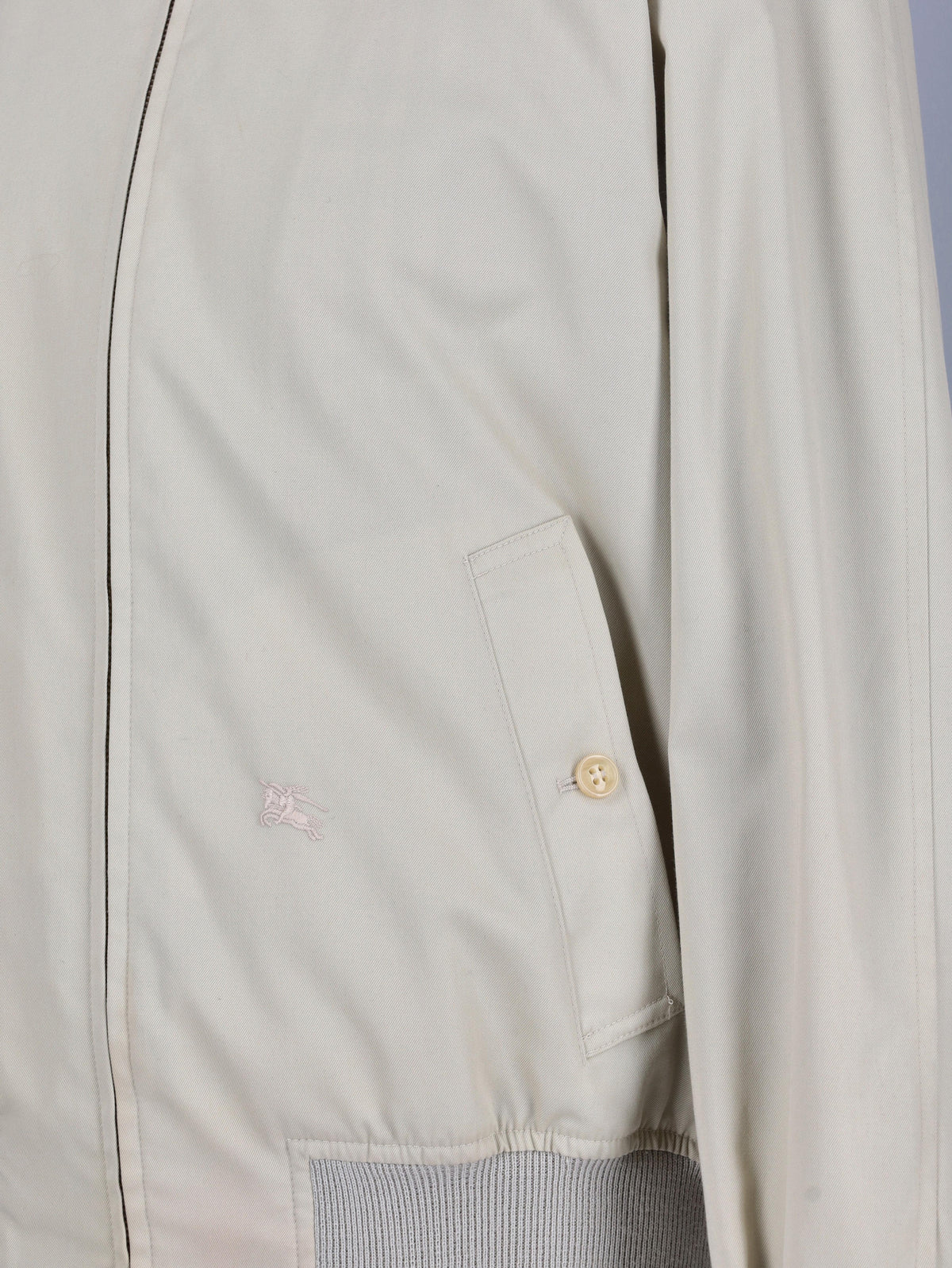 Burberrys' Classic Jacket MU250527.74.1  Burberry 