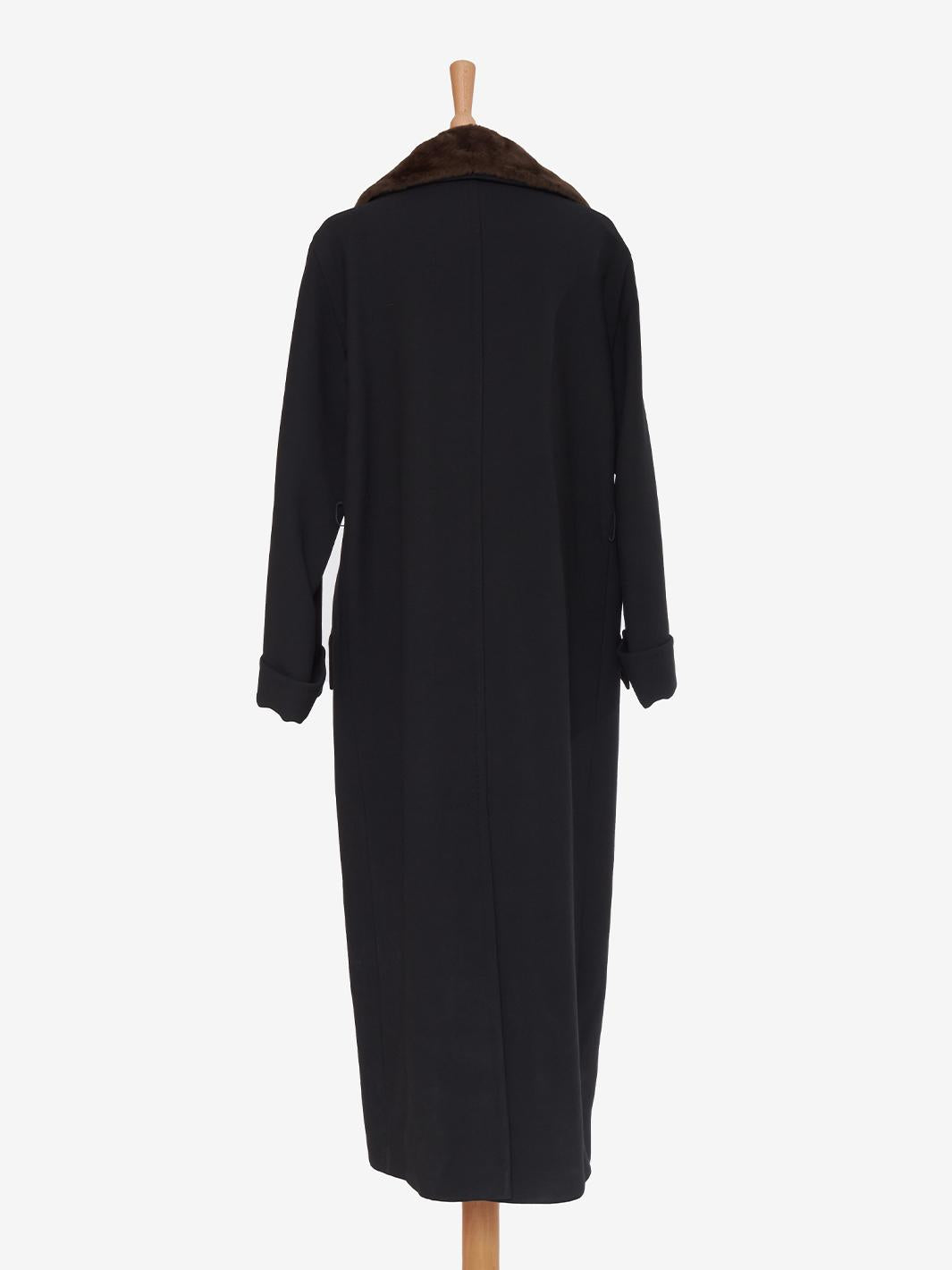 Max Mara 毛领双排扣大衣