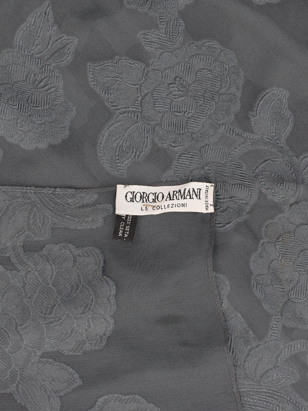 Giorgio Armani Silk Scarf with Floral Embroidered Motif W27526.77  Giorgio Armani 