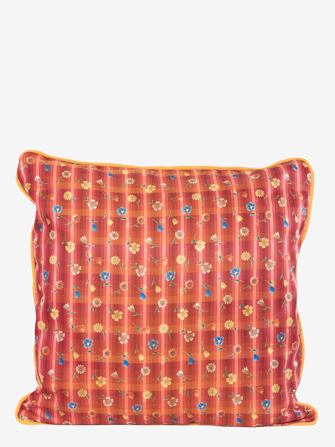 Furnishing pillow