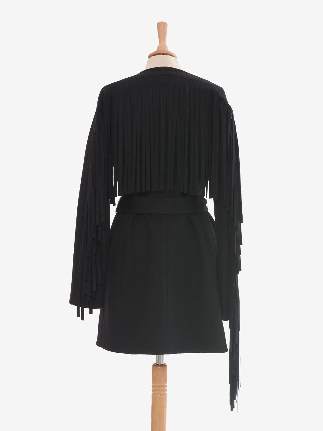 Cappotto Vionnet con frangia e cintura