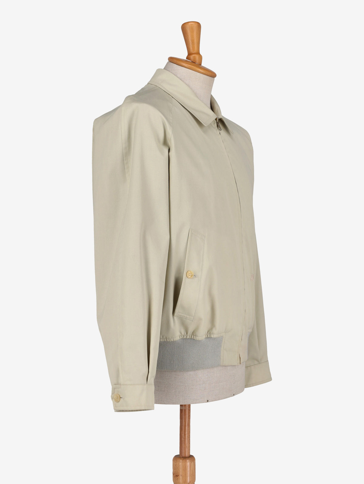 Burberrys' Classic Jacket MU250527.74.1  Burberry 