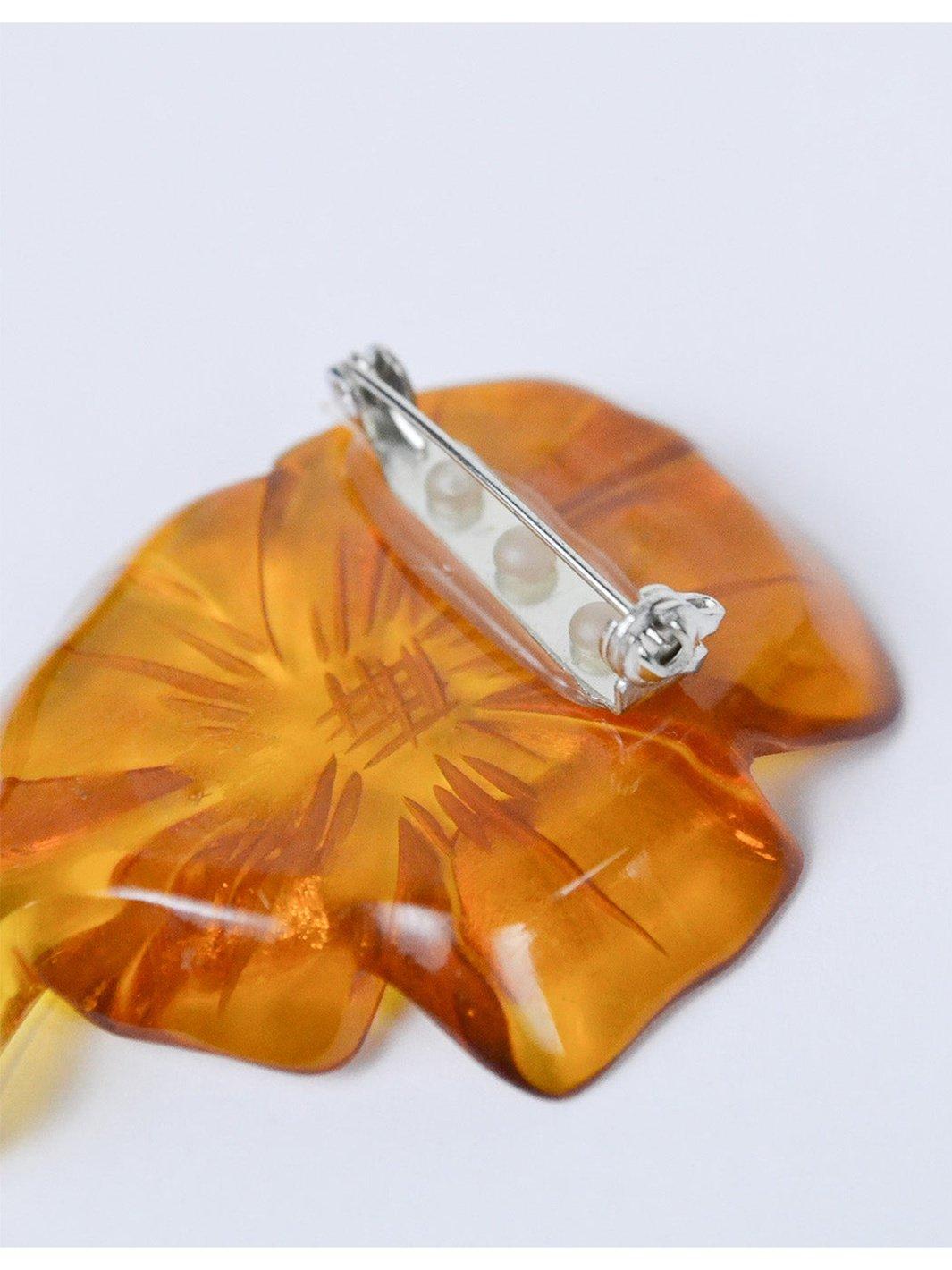1930s flower shaped "Butterscotch" bakelite brooch W22061031  Vintage 