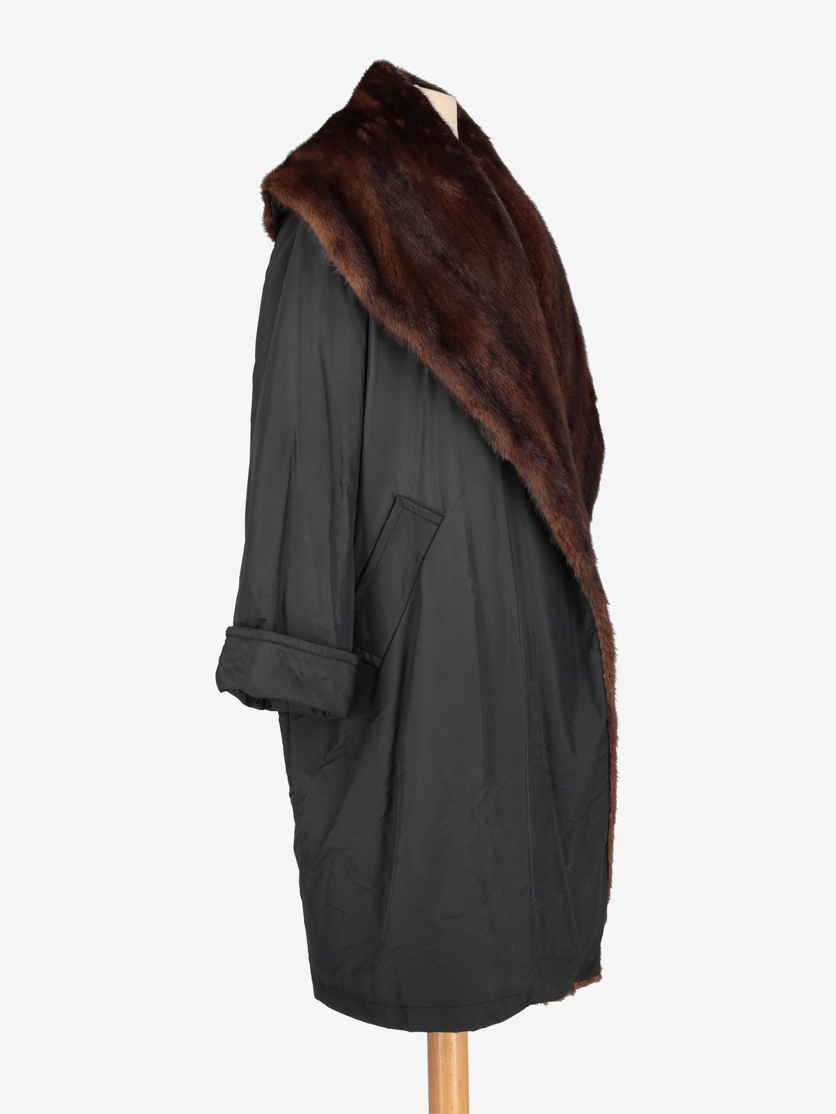 Max Mara Coat with Fur Inserts CVM26.6.69  Max Mara 