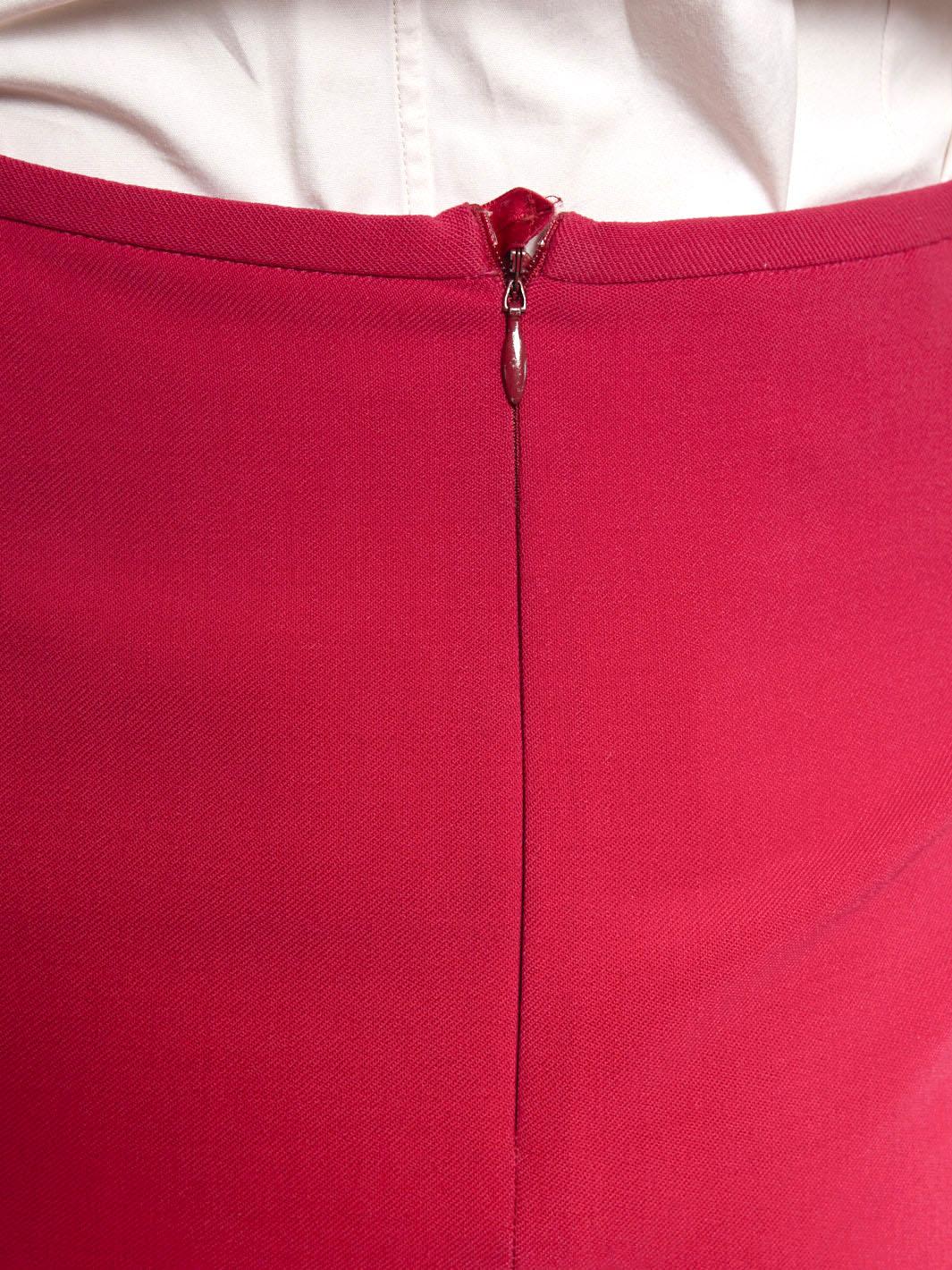 Y2K Emporio Armani knee length fuchsia skirt W22031719  Emporio Armani 