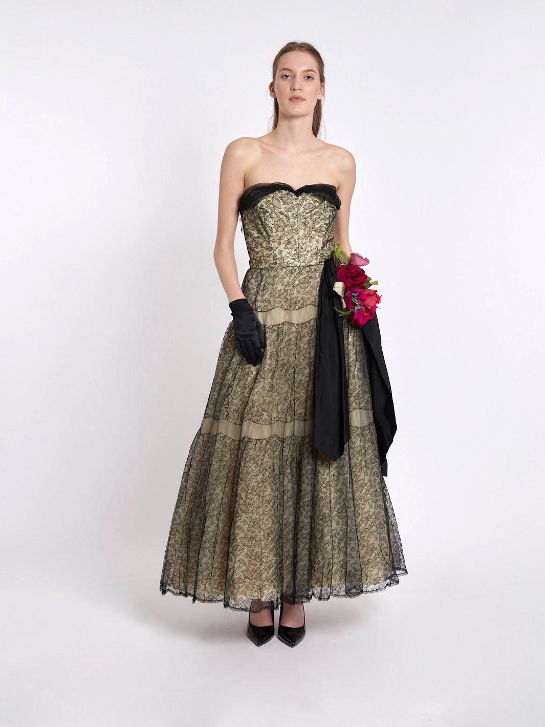 1950s sartorial ivorry-colored evening gown covered in black lace W2203292  Vintage 