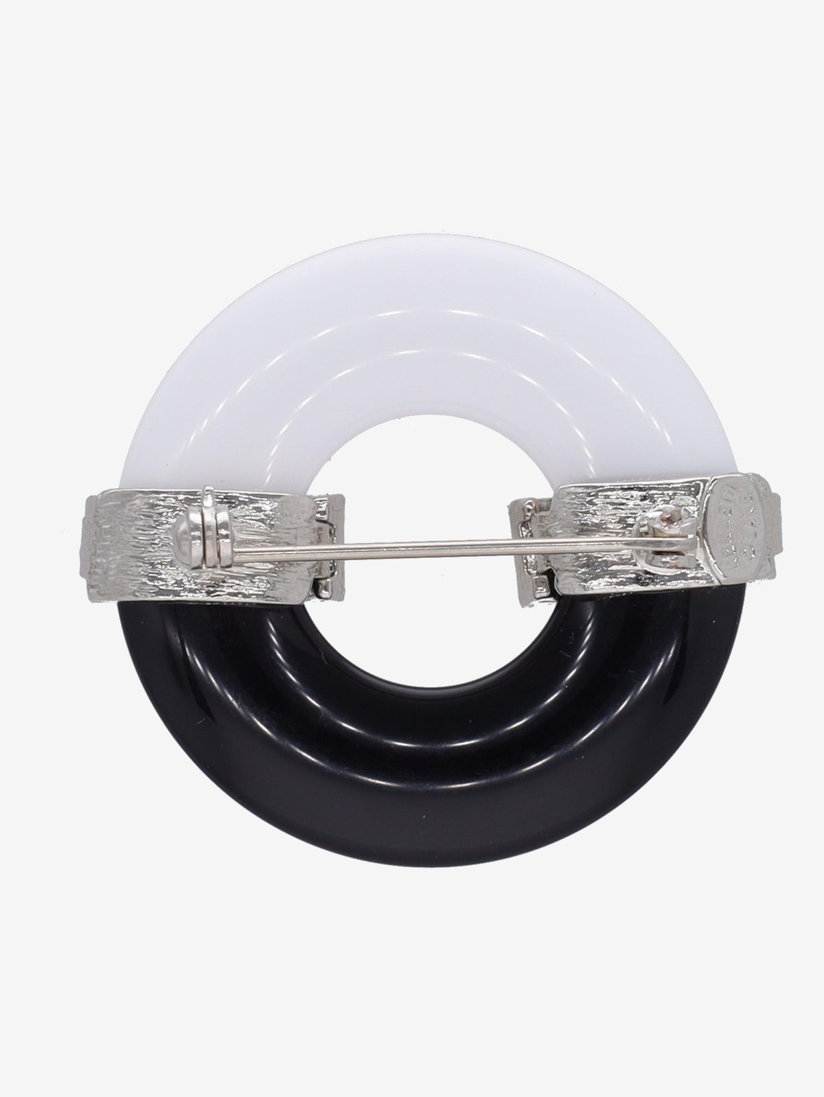 Kenneth Jay Lane White And Black Circle Brooch CVR24.1.140  Kenneth Jay Lane 