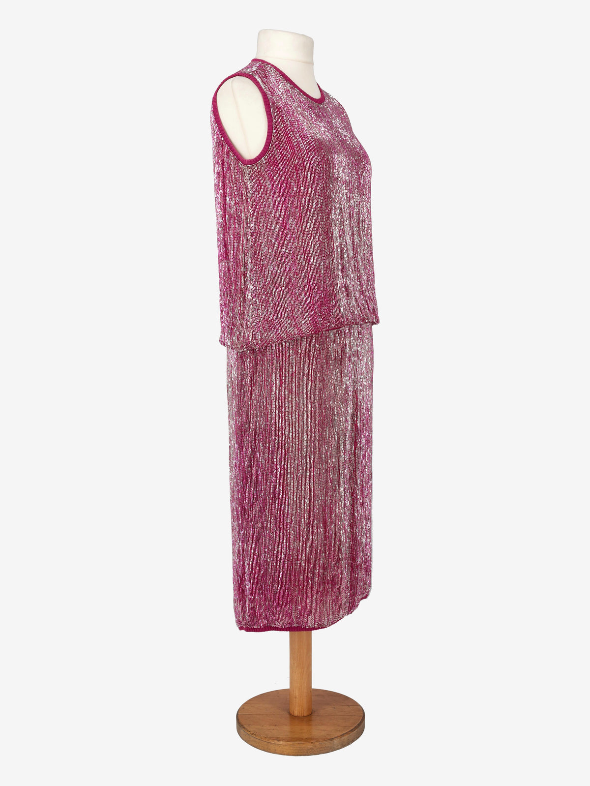Gianfranco Ferré Fuchsia Beaded Suit WCV041224.153  Gianfranco Ferré 