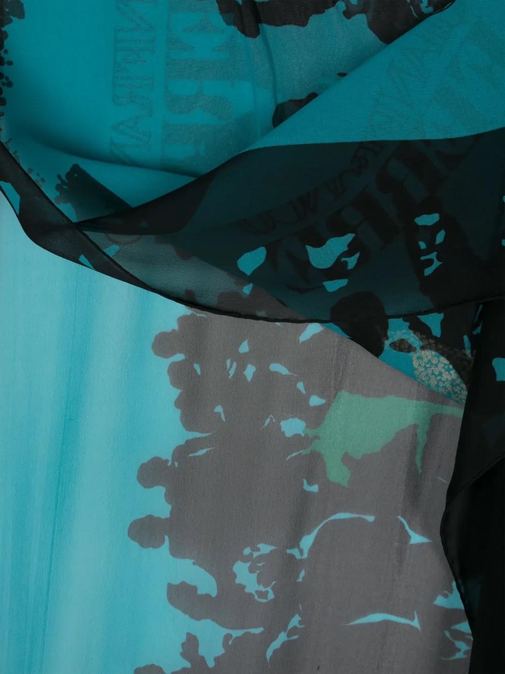 Gianfranco Ferré crowd-pattern silk scarf WCV241095  Gianfranco Ferré 