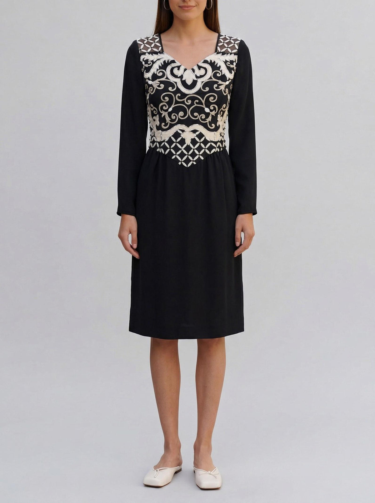 Valentino 1980s Dress in Black Silk Crepe AR012  Valentino 