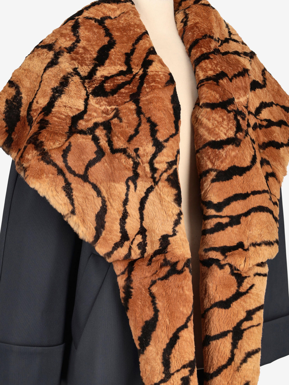 Mondrian Double Lined Coat With Shearling W2511.70  Mondrian 