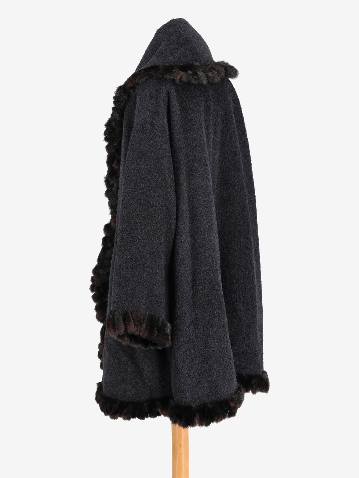 Fendi Black Fur Coat W2511.56  Fendi 