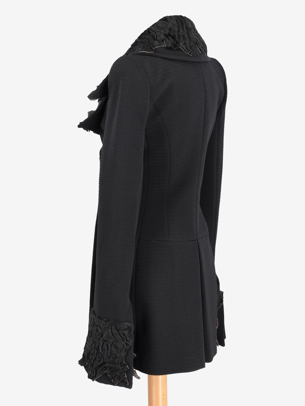 Fendi Black Coat With Shearling Details W2511.60  Fendi 