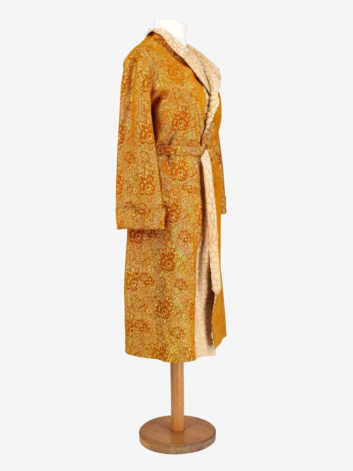 Voyage Investi nell'originale cappotto in pelle di agnello