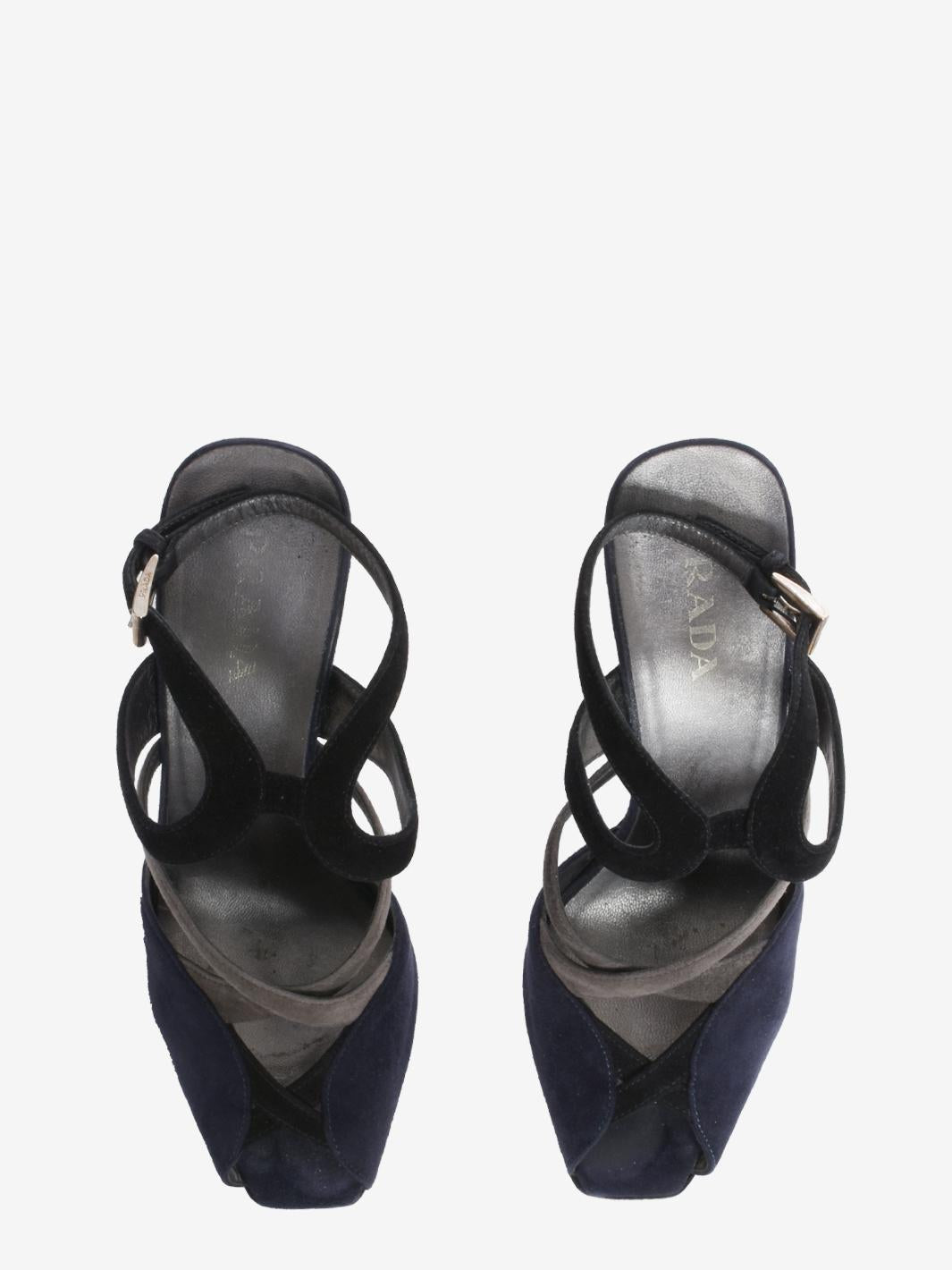 Prada 绒面革凉鞋