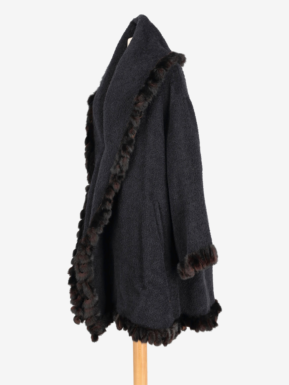 Fendi Black Fur Coat W2511.56  Fendi 