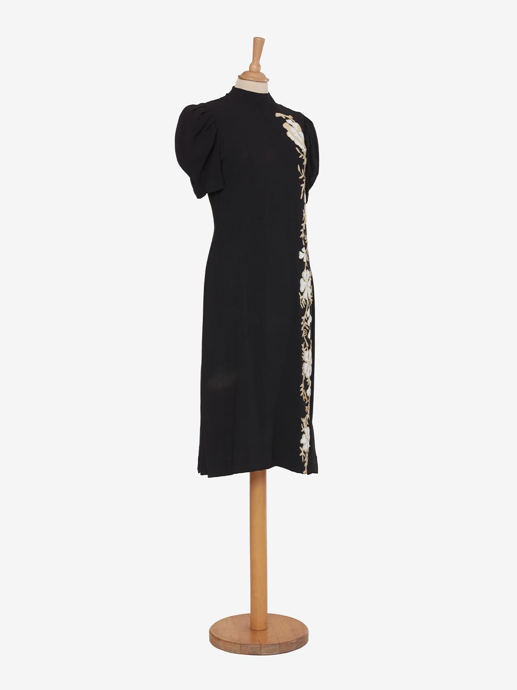 Vintage dress with white beaded embroidery and vertical flower - '40s AR006  Vintage 