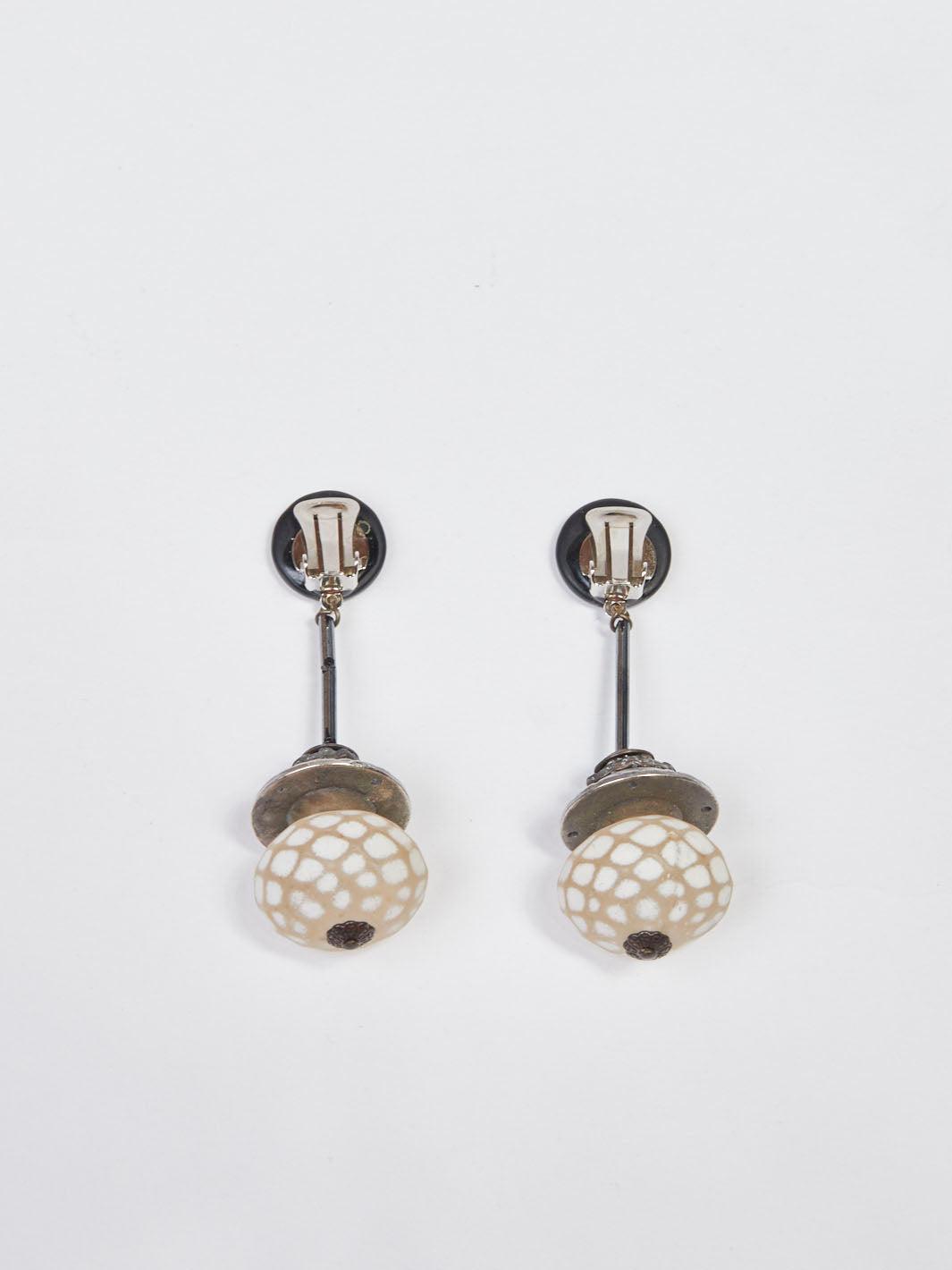 1960s Thierry Mugler clip drop earrings in metal and resin W22033018  Thierry Mugler 
