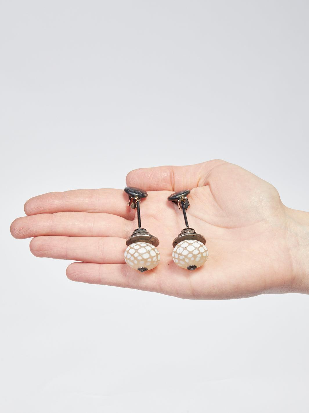 1960s Thierry Mugler clip drop earrings in metal and resin W22033018  Thierry Mugler 