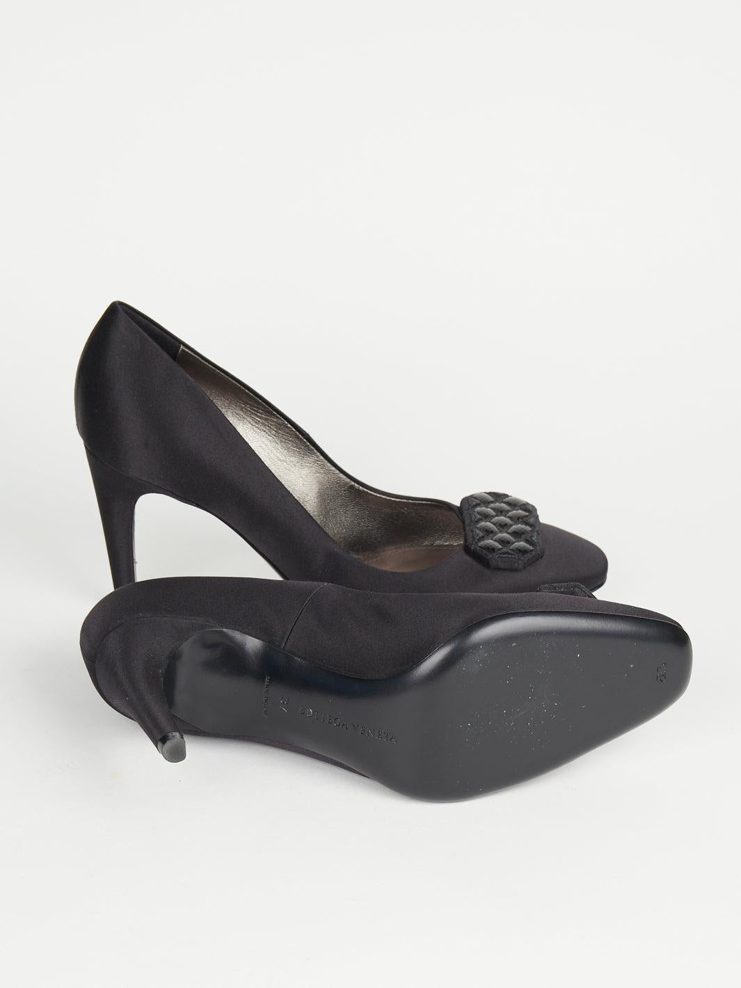 2010 Bottega Veneta dark blue Bottega Veneta pumps with jewel application CVM17.62.4  Bottega Veneta 