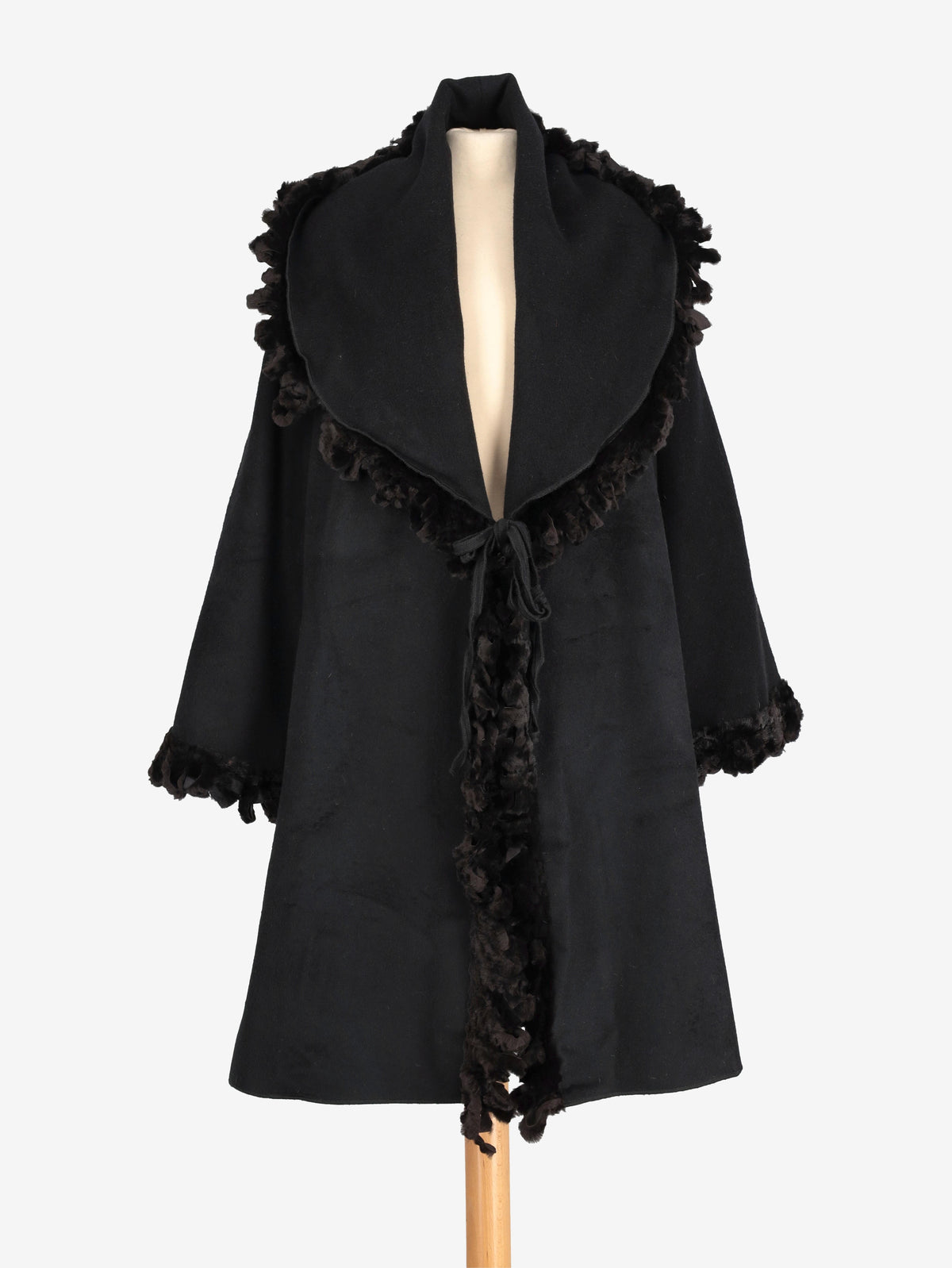 Fendi Coat with Fur Details W2511.115.05  Fendi 