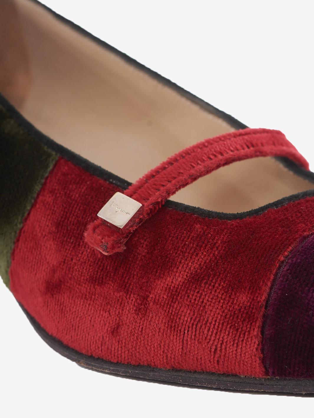 Salvatore Ferragamo pumps limited edition Axia model