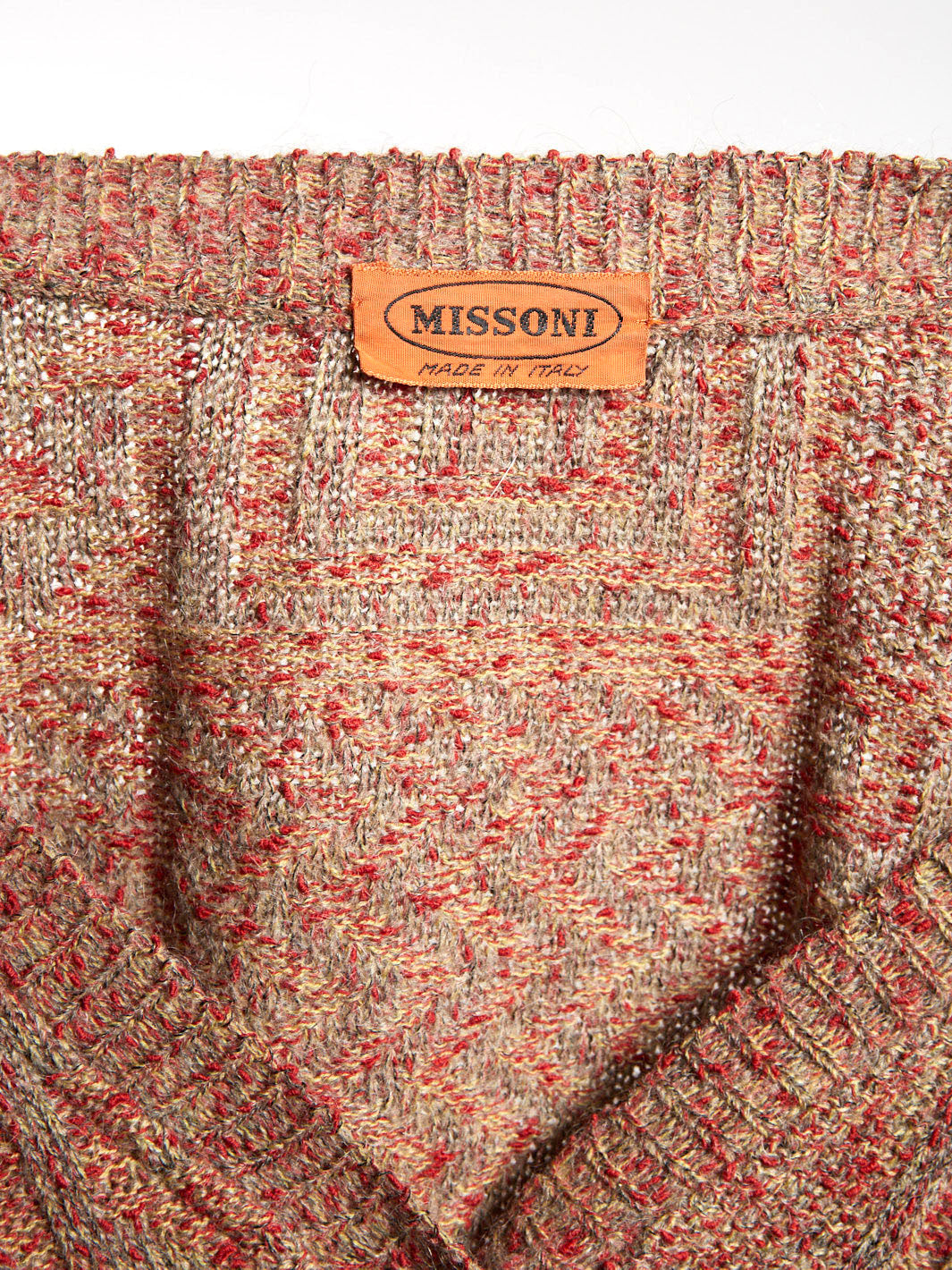 Cardigan Missoni anni '70 con scollo a V sui toni del grigio e del rosso