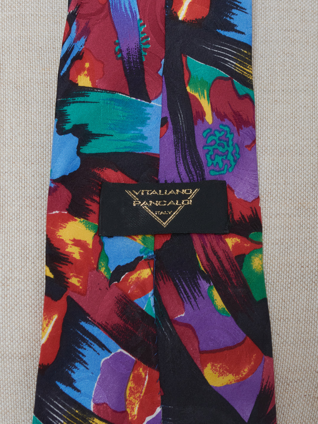 Silk patterned tie