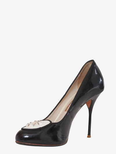 Sophia Webster Black pumps with appliqués