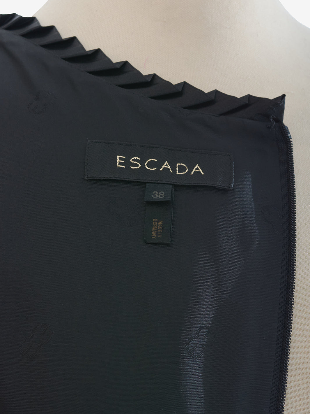 Escada 小褶边黑色连衣裙