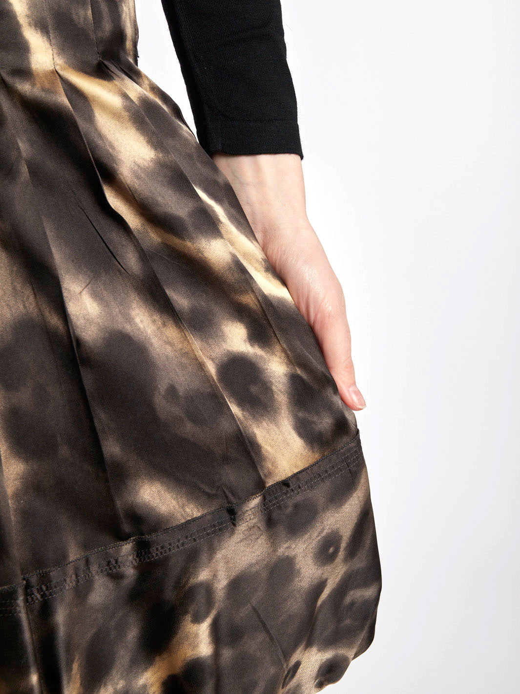 Y2K Prada silk pleated skirt in black and beige