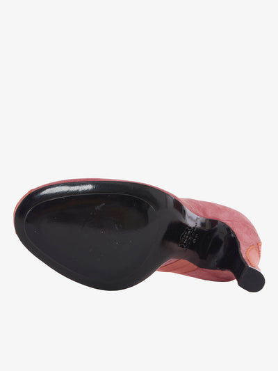 Rochas pink suede round toe heel shoe
