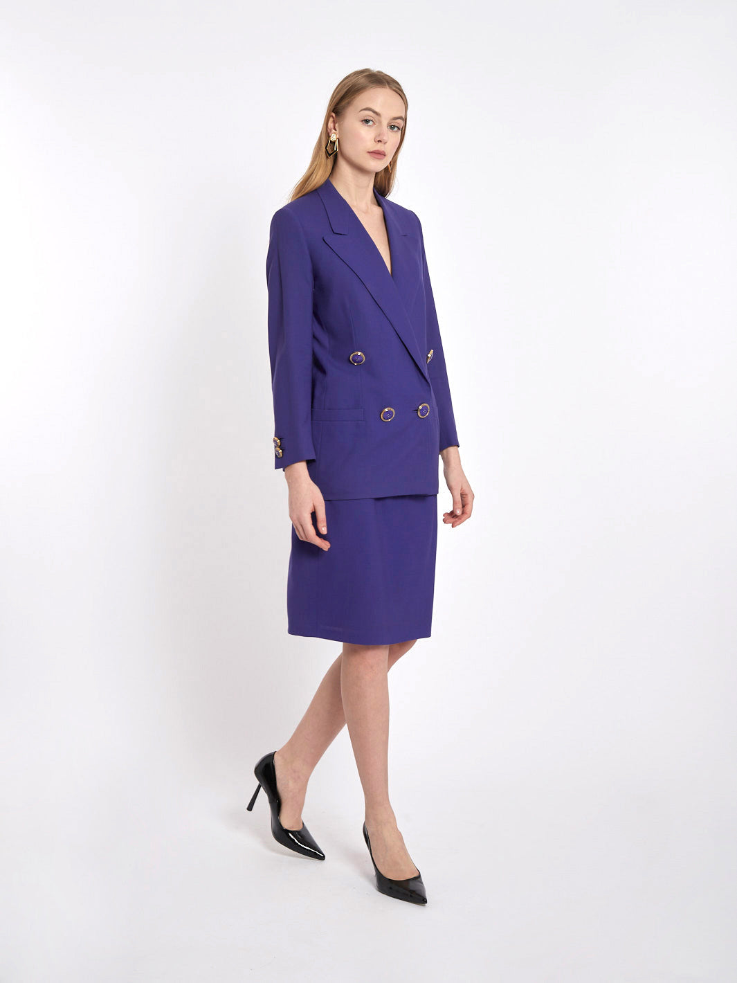 1980s Gianni Versace purple women suit in wool with large buttons